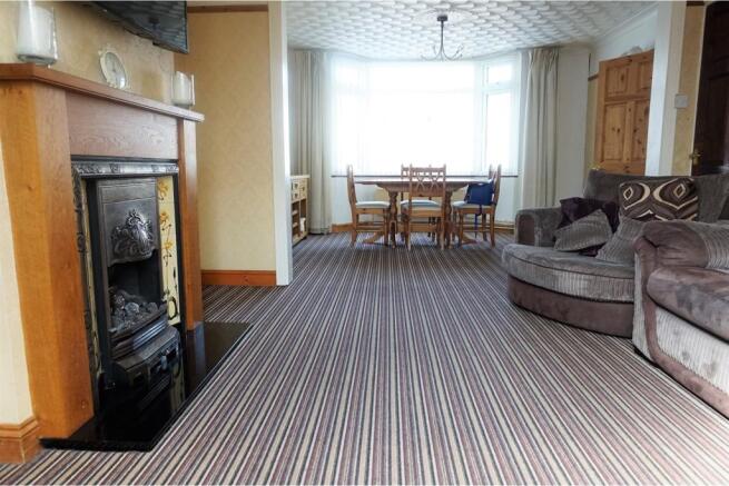 Lounge/Dining Room