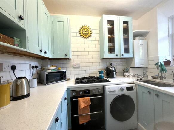 Kitchen 1.jpg