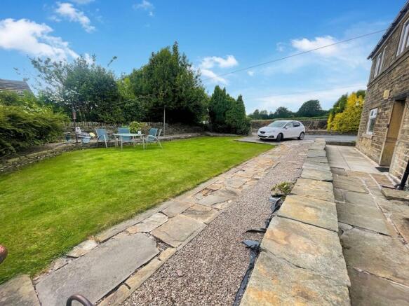 4 bed House for sale Image 5