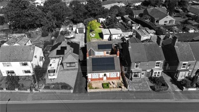 3-bed detached on High Street, Broughton, DN20, £225,000