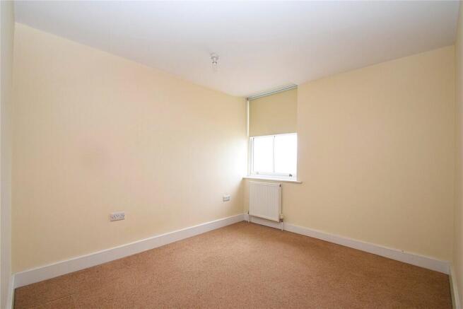 2 bed Apartment to rent Image 8