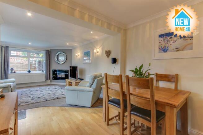SITTING ROOM: