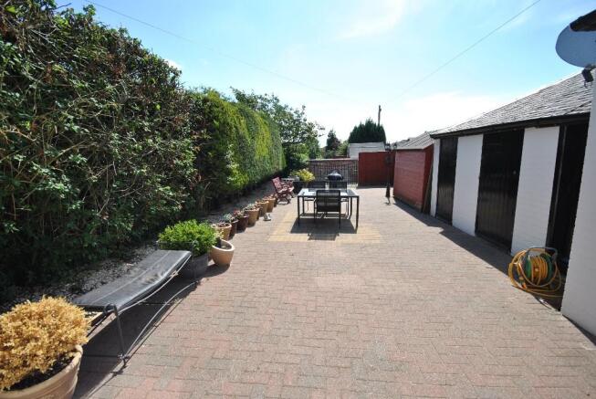 REAR GARDEN8