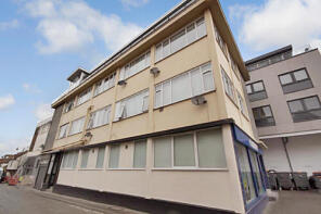 Flat 5, 1 3 Crown House, Crown Street, Brentwood CM14 4AZ
