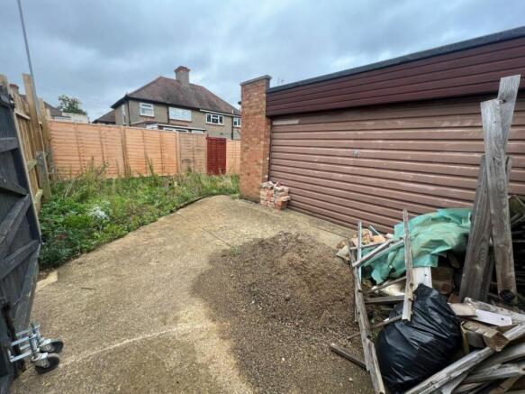DOUBLE GARAGE
