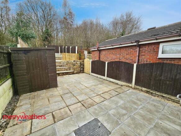 3 bed Terraced to rent Image 12