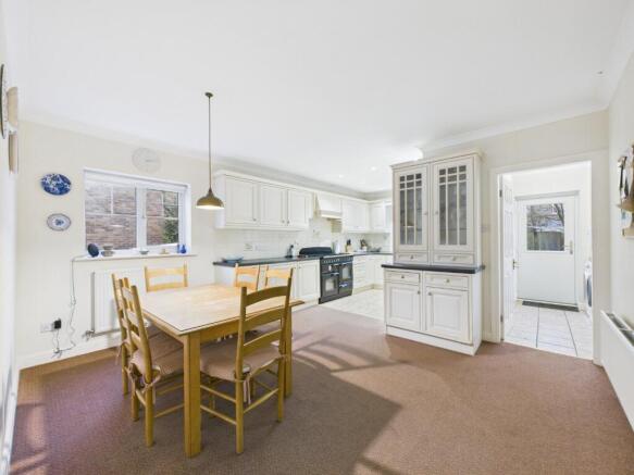 Kitchen/Breakfast Area