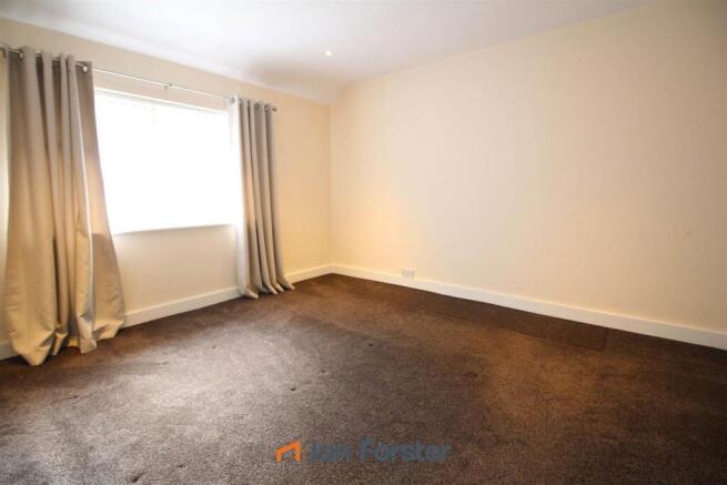 Stoneleigh Avenue, Longbenton, Newcastle Upon Tyne photo 4