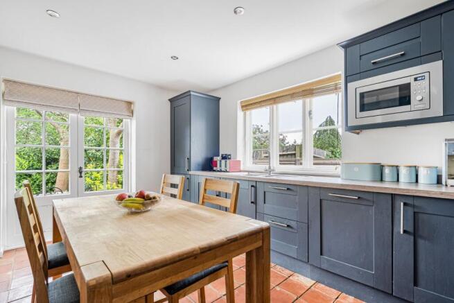 Kitchen/B'fast Room