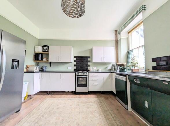 PXL_20241213_121820032.MP~2