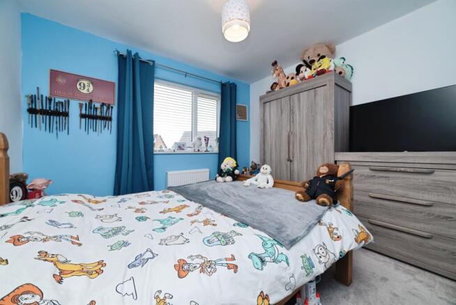 4 bed Detached for sale Image 11