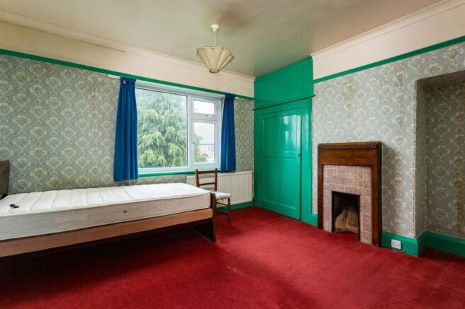 4 bed Semi-Detached for sale Image 8