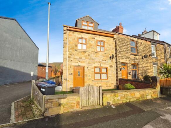 4 bed Detached for sale in barnsley