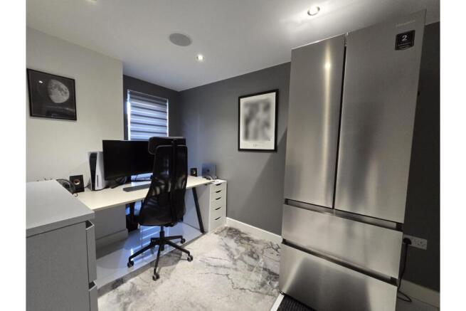 2 bed Town House for sale Image 11