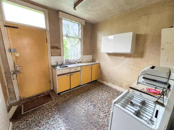 Kitchen: