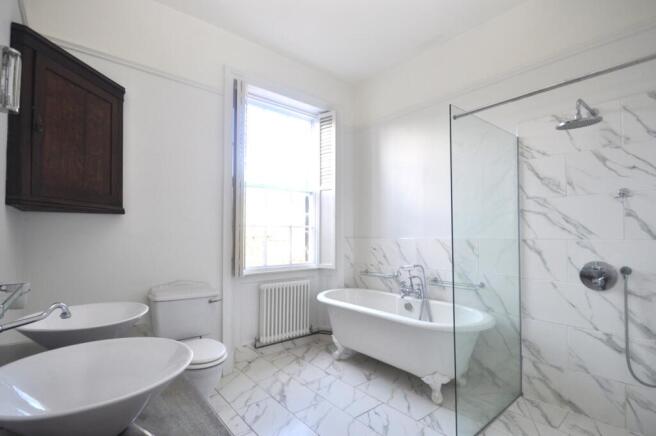 5 bed Terraced to rent Image 12