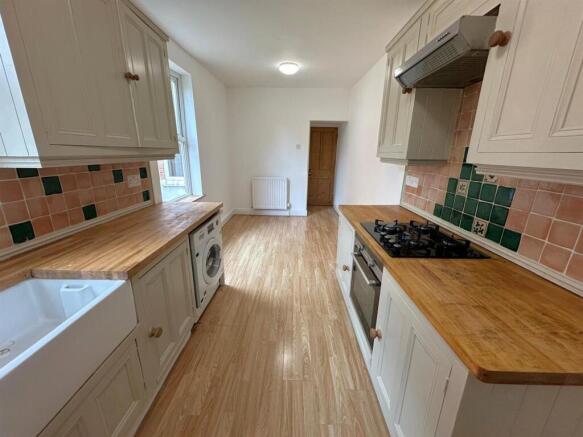 Kitchen new 2.jpeg
