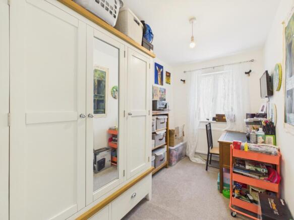 4 bed Semi-Detached for sale Image 5
