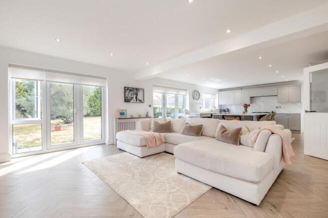 Kitchen/dining/family room