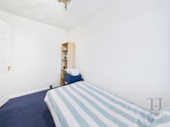 CAM03997G0-PR0128-STILL019.jpg