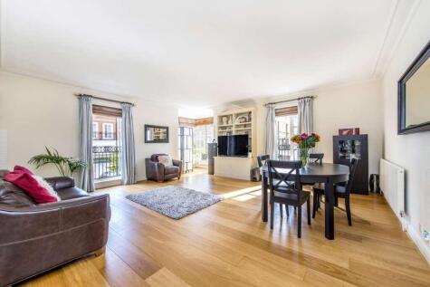Oak Lodge, Kensington Green