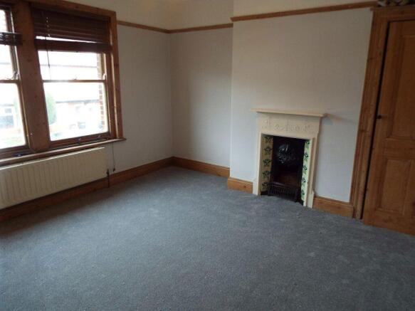 3 bed House to rent Image 5