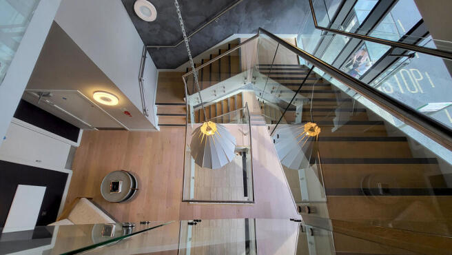 2 bed Apartment to rent Image 12