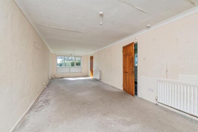 4 bed Semi-Detached for sale Image 6