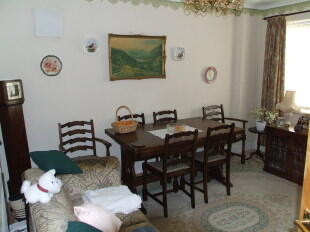 lounge/dining room