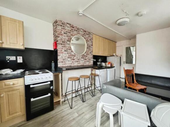 kitchen 2.jpg