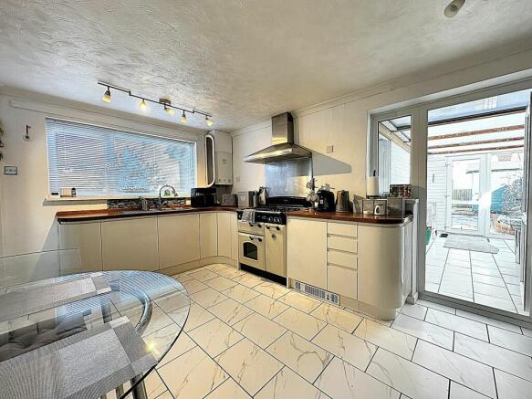 Kitchen/Breakfast Room