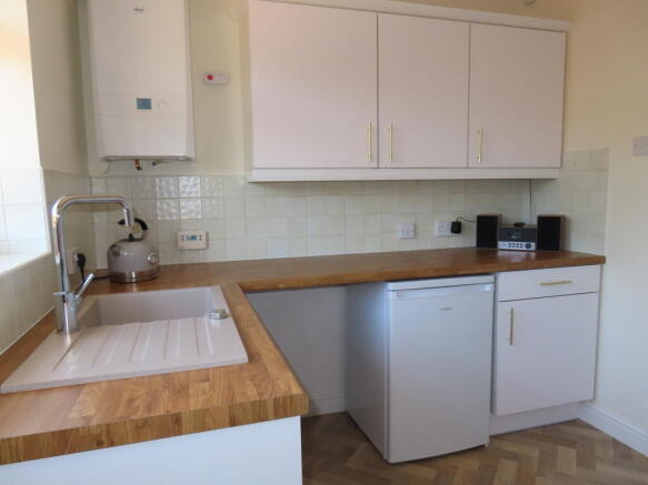 2 bed Detached Bungalow for sale Image 8