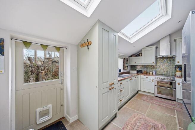 3 bed Semi-Detached for sale Image 6