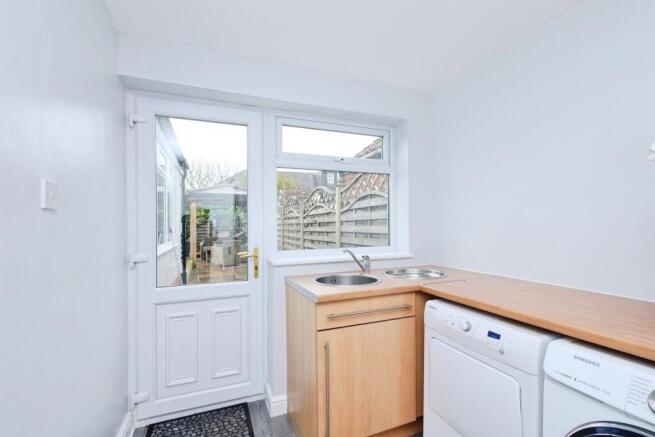 4 bed Semi-Detached for sale Image 10