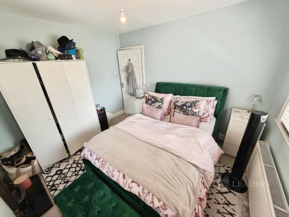 3 bed Semi-Detached to rent Image 12