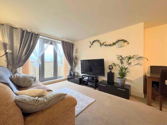 3 bed Apartment for sale Image 4