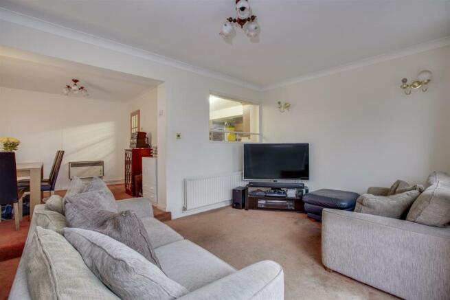 22 South View, HP13 5UL-11.jpg