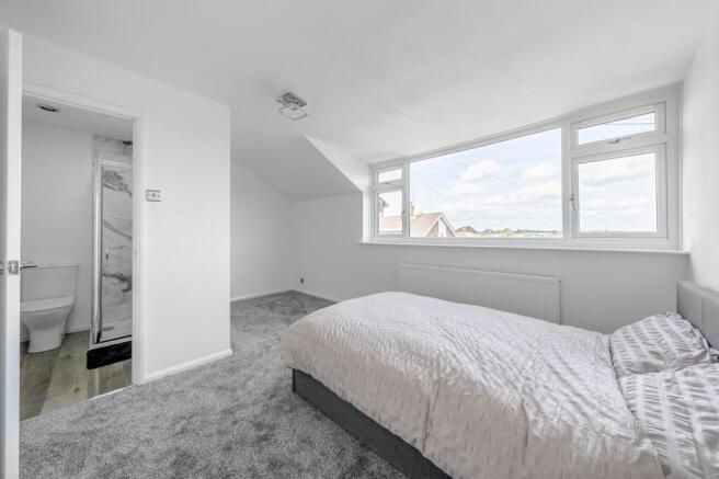 3 bed Semi-Detached for sale Image 6