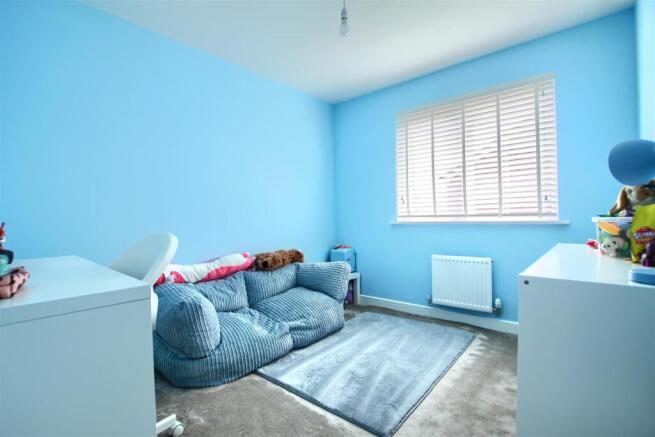4 bed Detached for sale Image 11