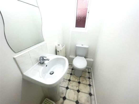 Cloakroom/wc