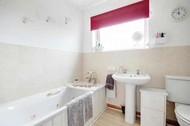Master Ensuite Bathroom