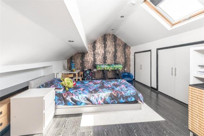 4 bed Semi-Detached for sale Image 11