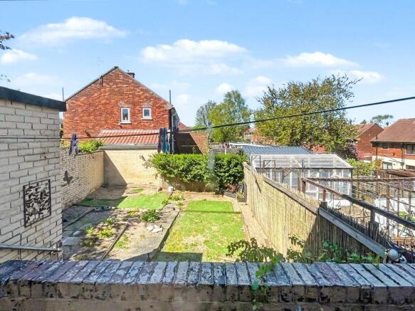 2 bed Semi-Detached to rent Image 9