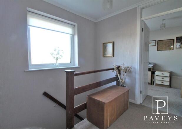 FIRST FLOOR LANDING