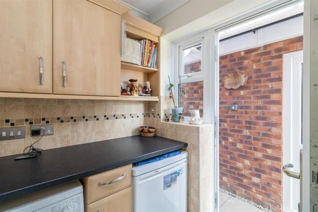Bay Crescent 16-Utility Room.jpg