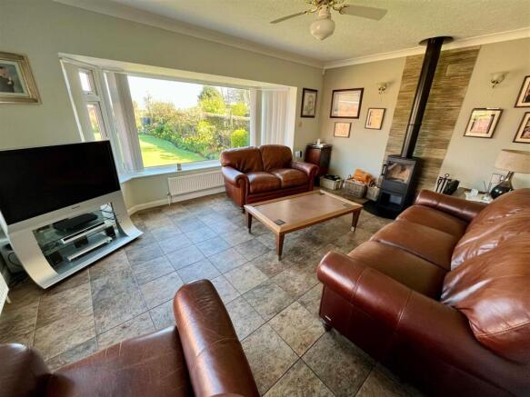 3 bed Detached Bungalow for sale Image 5