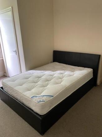 6 bed House to rent Image 7