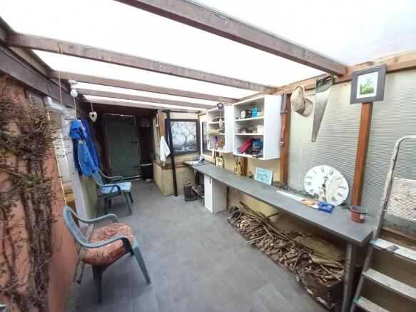 POTTING SHED