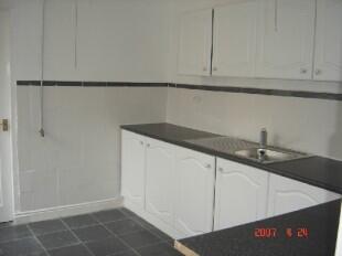 FITTED KITCHEN