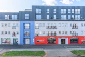 Flat 6, Auckland House, New Zealand Avenue, Walton-on-thames KT12 1PL